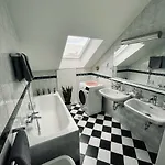 Jz Loft With Parking And Self Check In Appartement *