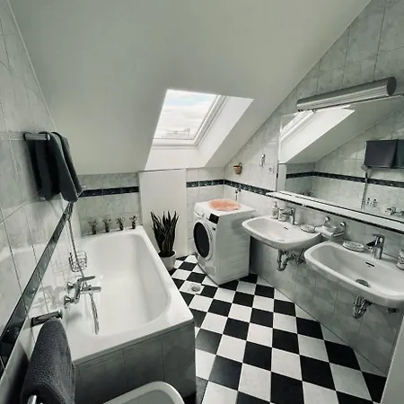 Jz Loft With Parking And Self Check In Apartman *